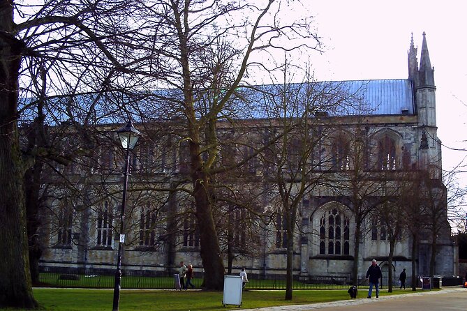 Private Tour Winchester - Wolvesey Castle and a royal wedding breakfast