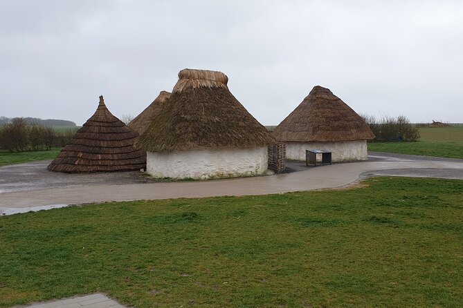 Private Tours to Stonehenge & Oxford - The guide question deserves a direct answer