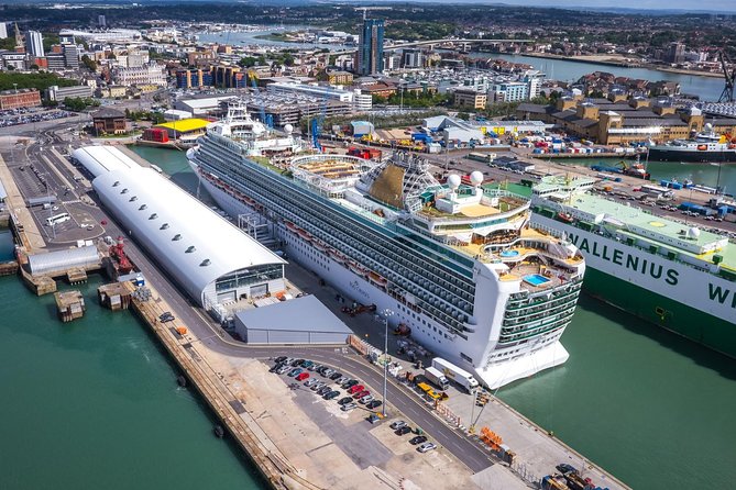 Private Transfer from London to Southampton cruise port - Arriving at the Southampton cruise port