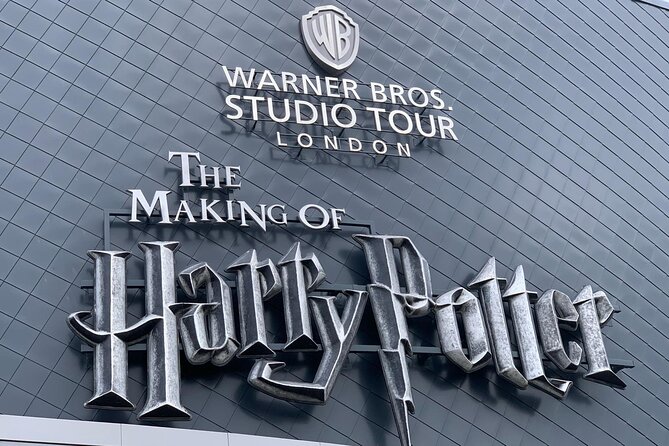 Private Transfers between London & Harry Potter Warner Studio - Key points at a glance