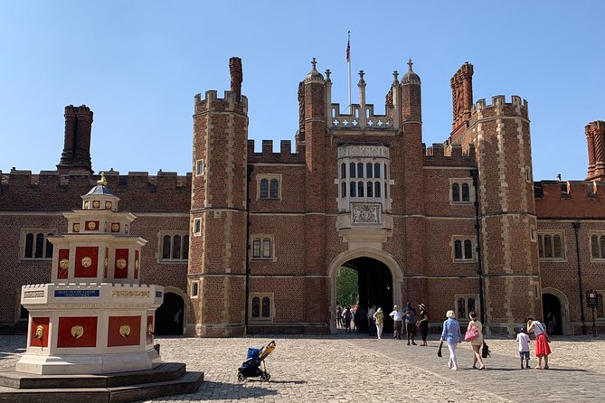Private Vehicle To Hampton Court Palace From London With Admission Tickets - Entering Hampton Court Palace with admission arranged