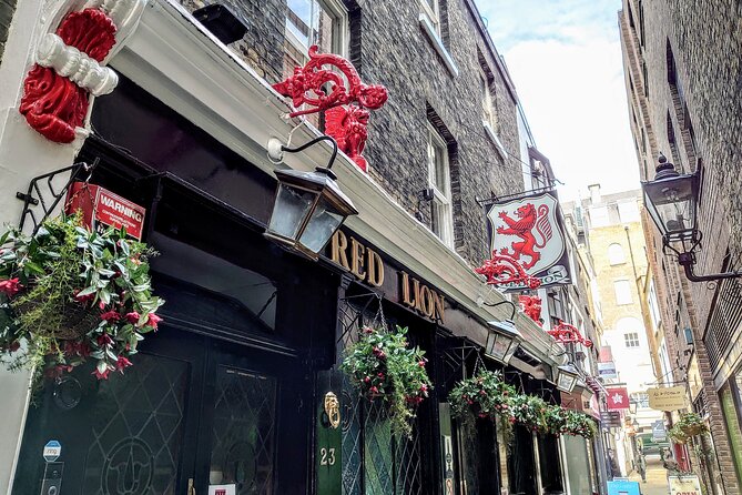 Private Walking Tour: Historic and Hidden Pubs of London - Five old London pubs, each with a different story