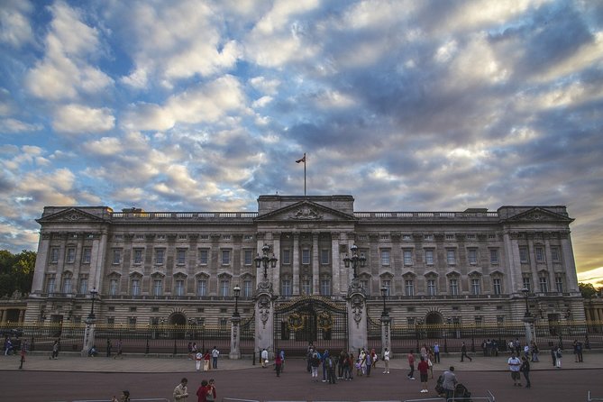 Private Westminster, Whitehall, and Windsor Castle Tour by Train - St James’s Park and the walk through Whitehall