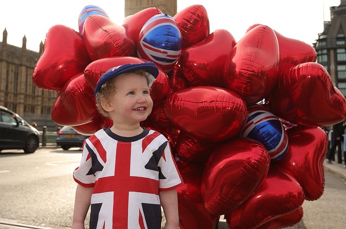 Professional Digital Photo with Red Heart Balloons Central London - What happens during the 30-minute session