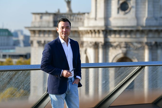 Professional Private Photoshoot in London - Finishing at Tower Bridge