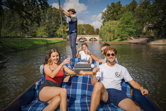 Punting Tour in Cambridge - What the guide adds to the experience