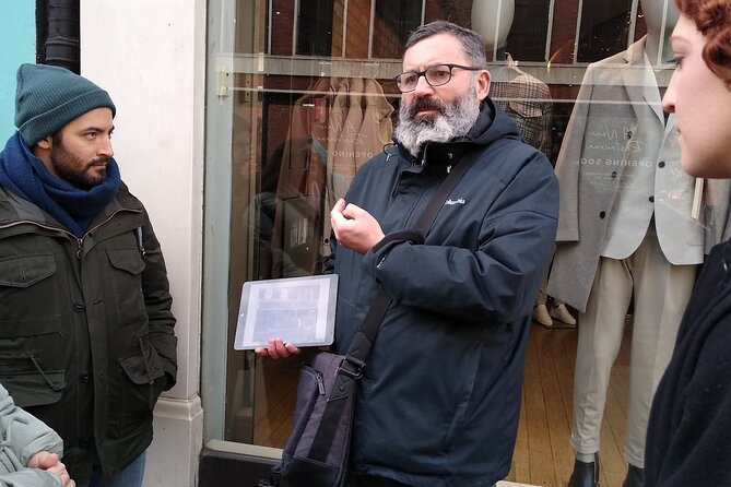 Queen Highlights Walking Tour of London - Kensington Church Street and Mary Austin’s BIBA connection