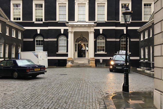 Rich people behaving badly - Queen Anne and the story behind The Favourite