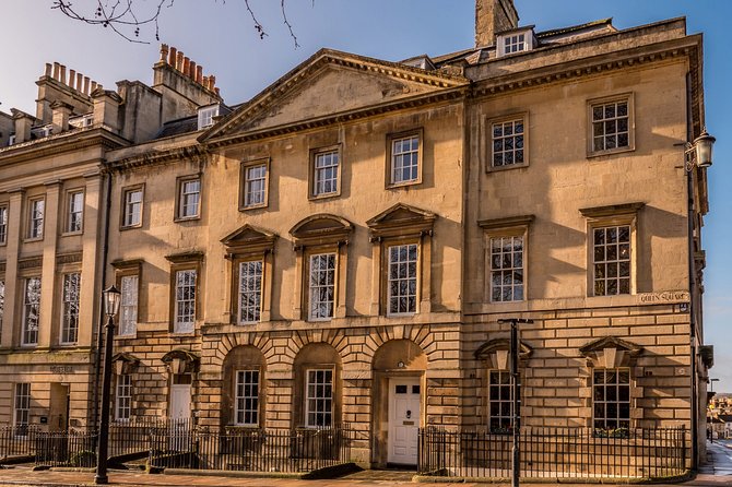 Roman Baths and Bath City Walking Tour - Pace, group size, and guide quality