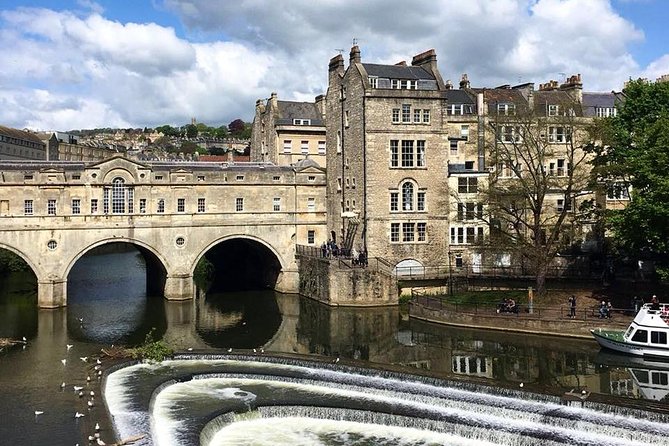 Roman Baths Entry and Walking Tour with Blue Badge Tour Guide - Entering the Roman Baths with an audio guide