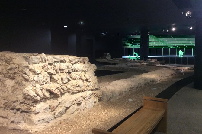 Roman London Private Walking Tour - The amphitheater beneath Guildhall