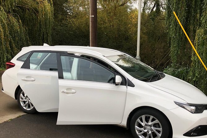 Round Trip Taxi Transfer - Heathrow Airport To & From London - The road to London takes 60 to 90 minutes