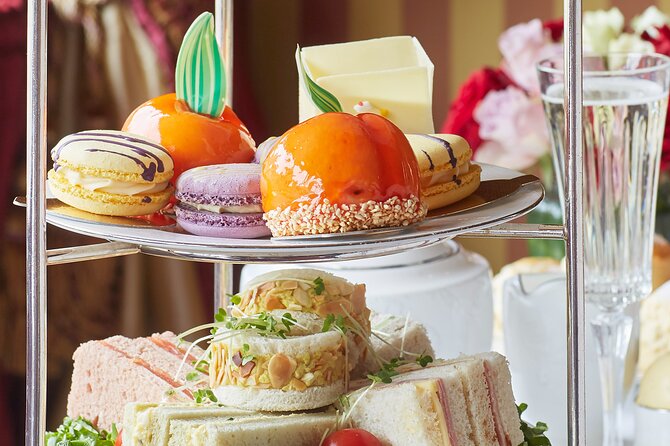 Royal London Tour with Afternoon Tea at The Rubens at the Palace - Buckingham Palace and the royal ceremony
