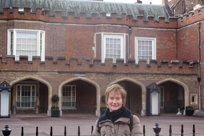 Royal Tour of St James', Parks, Palaces and Royal intrigue - St James’s Square and the old shopfronts