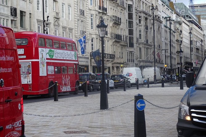 Royal Tour of St James', Parks, Palaces and Royal intrigue - Fortnum & Mason and the finish on Piccadilly