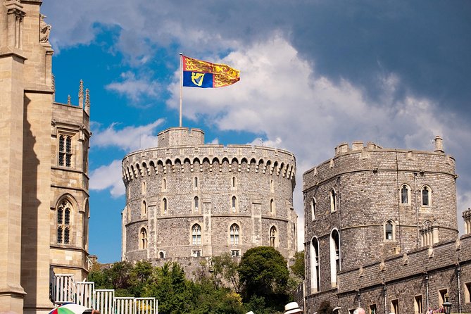 Royal Windsor Afternoon Tour from London - Shopping and lunch in Windsor