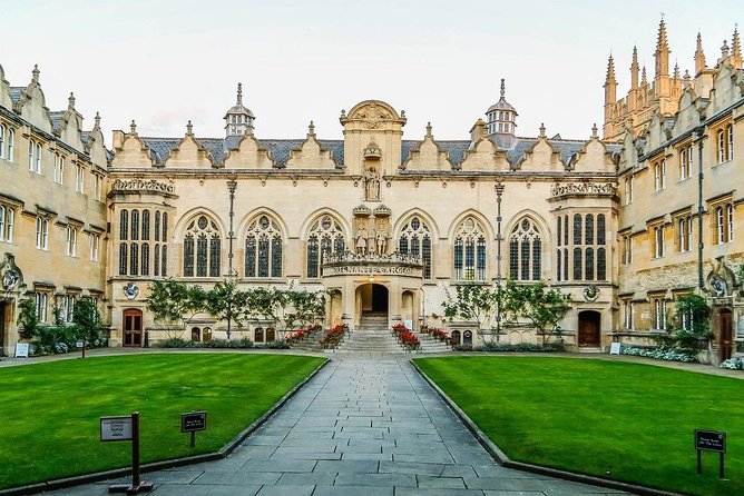 Royal Windsor, Oxford & Cotswold Private Tour - The Cotswolds villages and narrow country roads