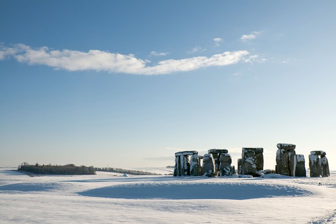 Salisbury, Stonehenge, Bath and Windsor with Christmas Lunch - The Christmas lunch break