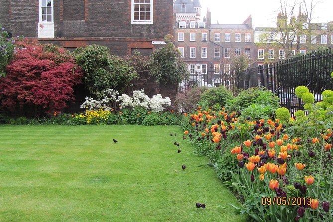 Secret Gardens of London Private Tour - How much walking should you expect?