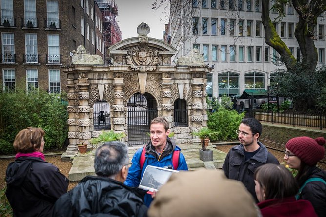 Secret Walking Tour of Central London - Trafalgar Square and the world’s smallest police station