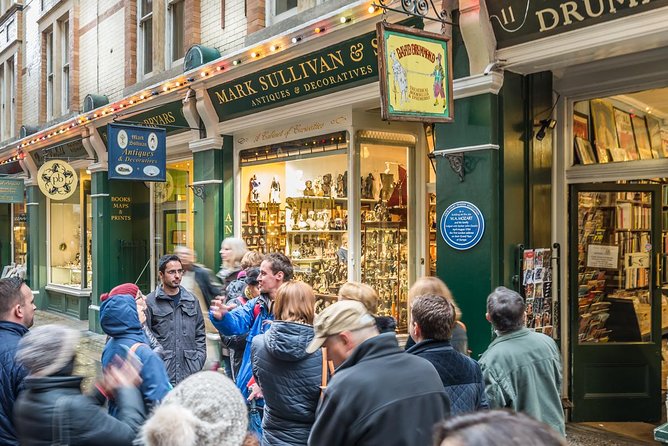 Secret Walking Tour of Central London - The Strand and London’s theatre stories
