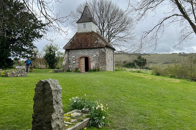 Seven Sisters Tour - Wilmington’s yew tree and the Long Man