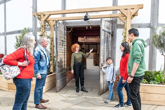 Shakespeare's Globe Guided Tour - Inside the reconstructed Globe Theatre