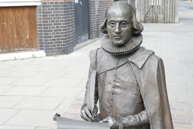 Shakespeare's Walking Tour in London - Hearing Shakespeare instead of only hearing about him
