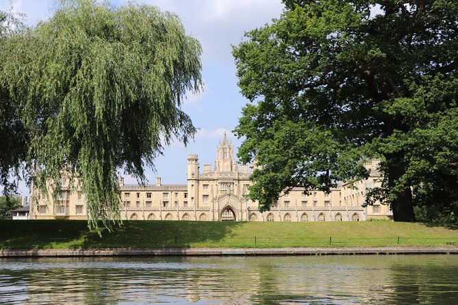Shared Chauffeured Punt Tour - Queens College and the Mathematical Bridge