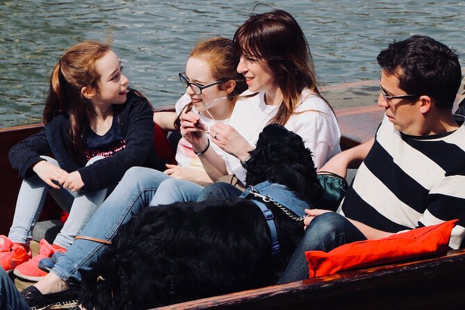 Shared Chauffeured Punt Tour - What the shared seating really means