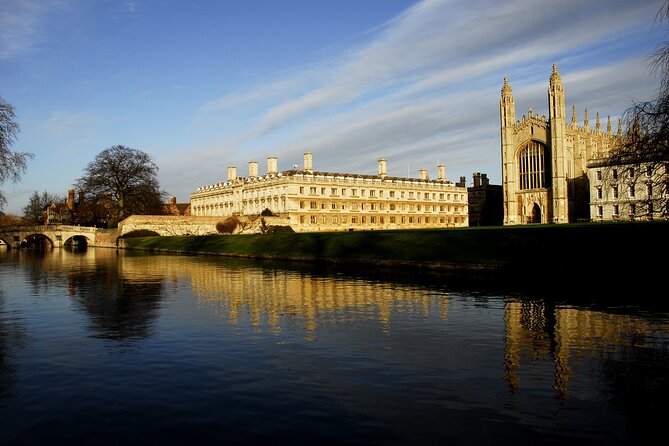 Shared Guided Punting Tour of Cambridge - The oldest riverside college and King’s College Chapel