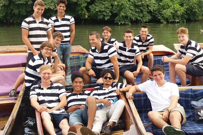 Shared Guided Punting Tour of Cambridge - The wealthiest college and the final stretch