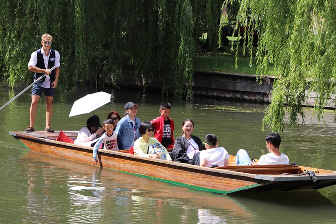 Shared Punt Tour - Cambridge - What the guides add to the ride