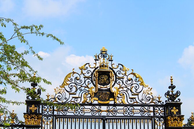 SHERLOCKTRAIL: A Sherlock Holmes Mystery (Self-Guided Walk) - Regent’s Park adds a change of pace