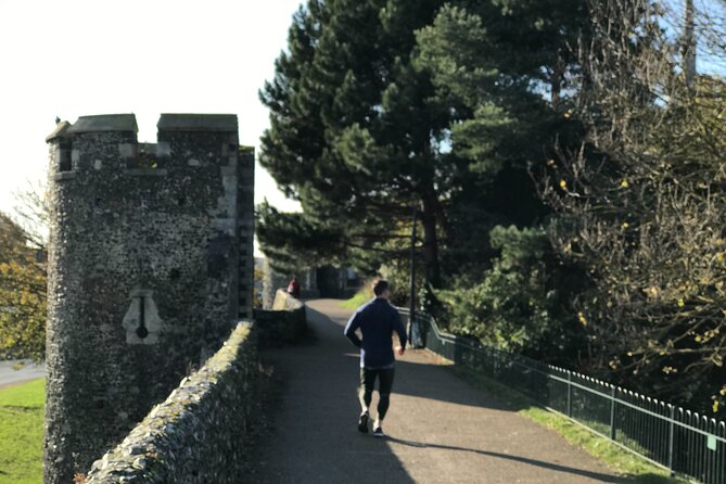 Small-Group City Running Tour in Canterbury - Meeting Andy near the Canterbury War Memorial