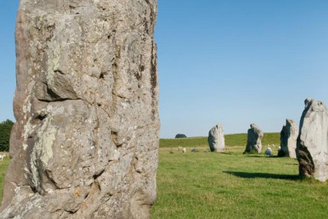 Small-Group to Bath, Lacock, Avebury and Stonehenge from London - Lunch with the clock running