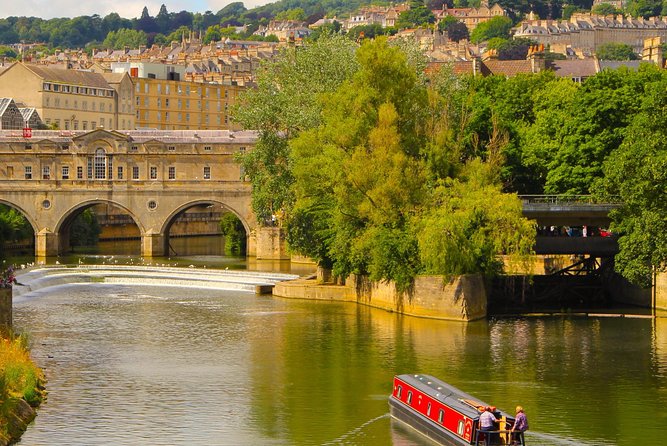 Small-Group to Bath, Lacock, Avebury and Stonehenge from London - Lacock, an old village with a film career