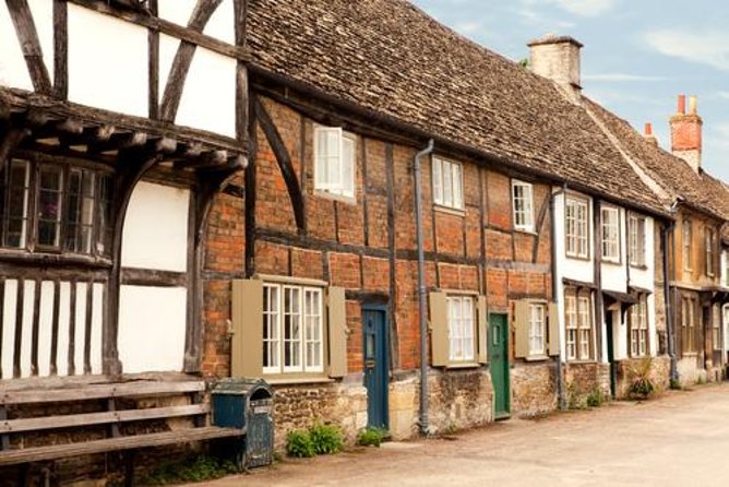 Small-Group to Bath, Lacock, Avebury and Stonehenge from London - Avebury and the pleasure of getting close to the stones