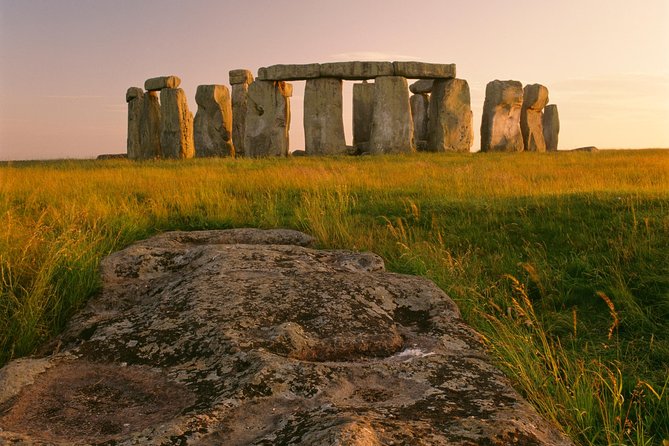 Small-Group to Bath, Lacock, Avebury and Stonehenge from London - Stonehenge before the crowds