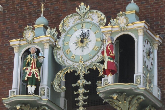 St James' & Mayfair - Private Tour of London's Royal & Aristocratic Villages - Starting at Piccadilly with Fortnum & Mason