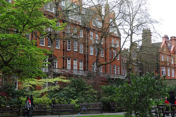 St James' & Mayfair - Private Tour of London's Royal & Aristocratic Villages - St James’s Palace and a chance of the Changing of the Guard