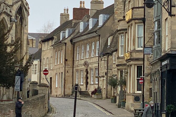 Stamford Town Guided Tours - The Eleanor Cross and a royal story in modern form