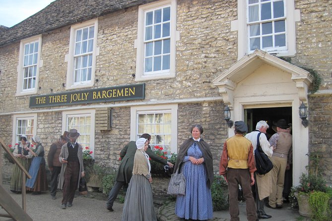 Stonehenge, Avebury & the Cotswolds from Bath (Small group) - Lunch and old-world Lacock