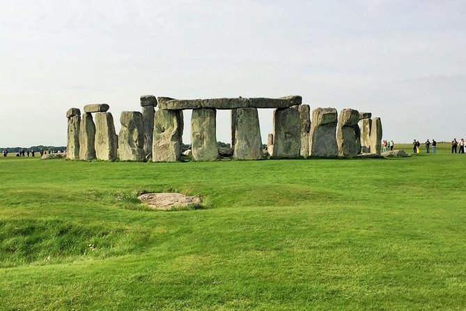 Stonehenge & Bath Day Tour from London including Admission - Choosing between the Roman Baths and the Jane Austen Centre