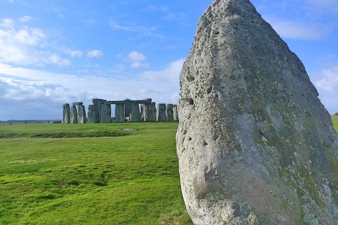 Stonehenge Half-Day luxury guided tour from Bath for 2-8 - The one-hour drive through the English countryside