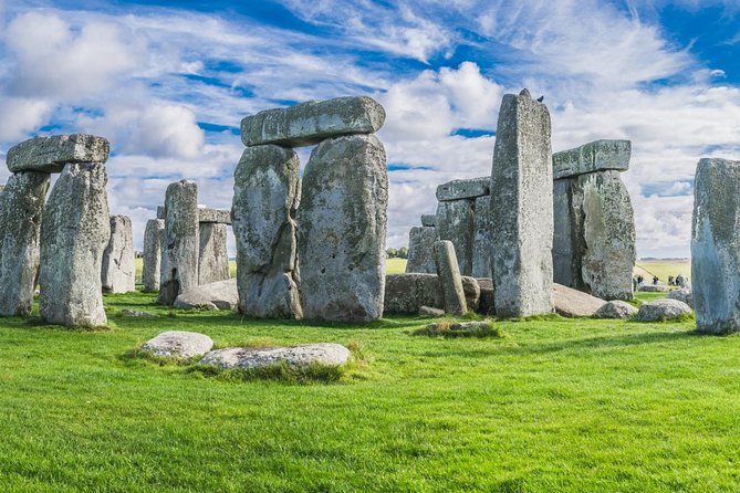 Stonehenge Half-Day Tour from London with Admission - The coach ride from London to Wiltshire