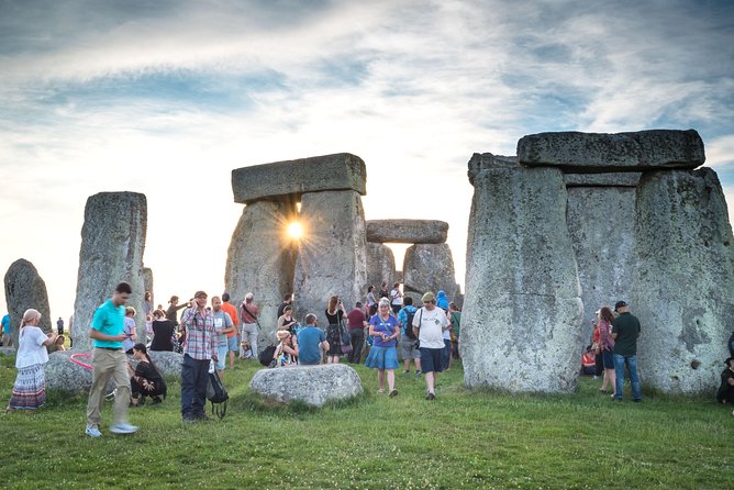 Stonehenge Half-Day Tour from London with Admission - Meeting at Buckingham Palace Road