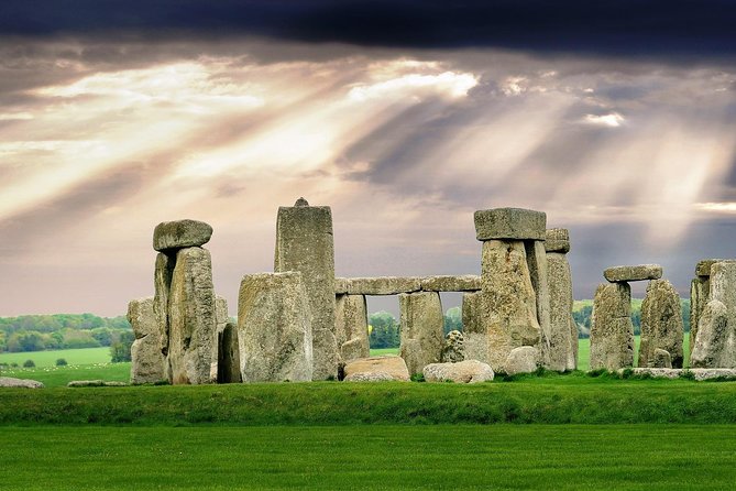 Stonehenge Half Day Tour with Entry and Extra Time - The stones and the mystery of the site