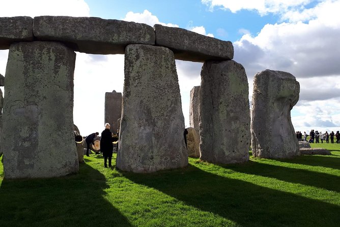 Stonehenge Inner Circle Private Tour from London with Bath Visit - The early coach departure from South Kensington