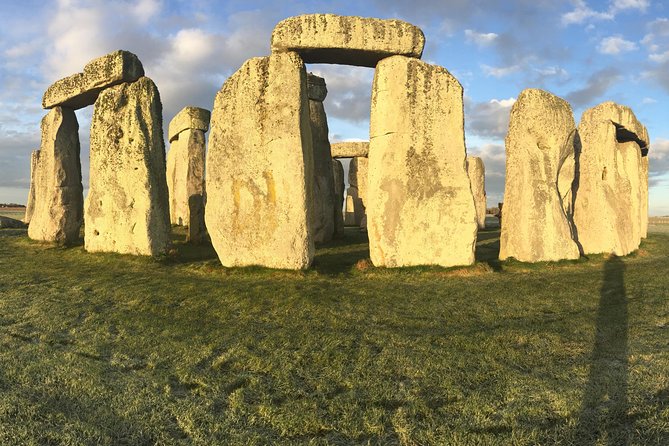 Stonehenge Private Car Tour with Driver Guide - The vehicle and guide make the long drive easier
